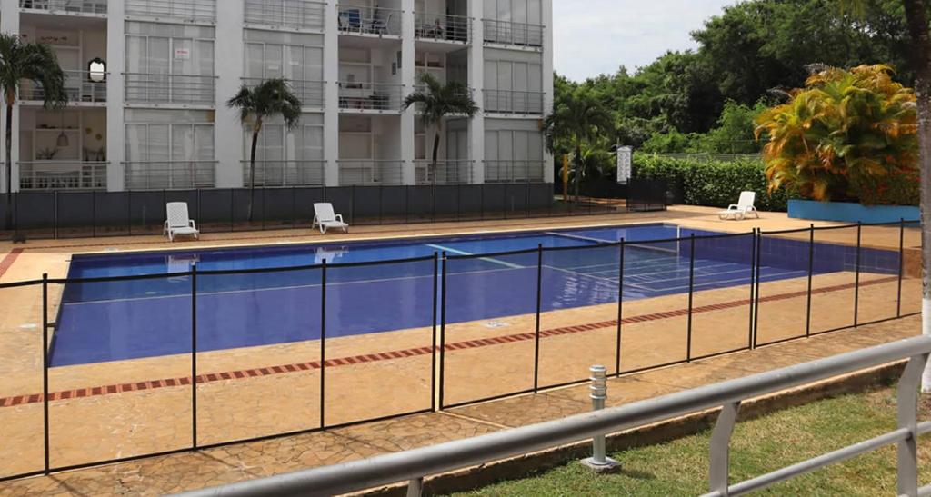 Apartaestudio con balcón a la piscina