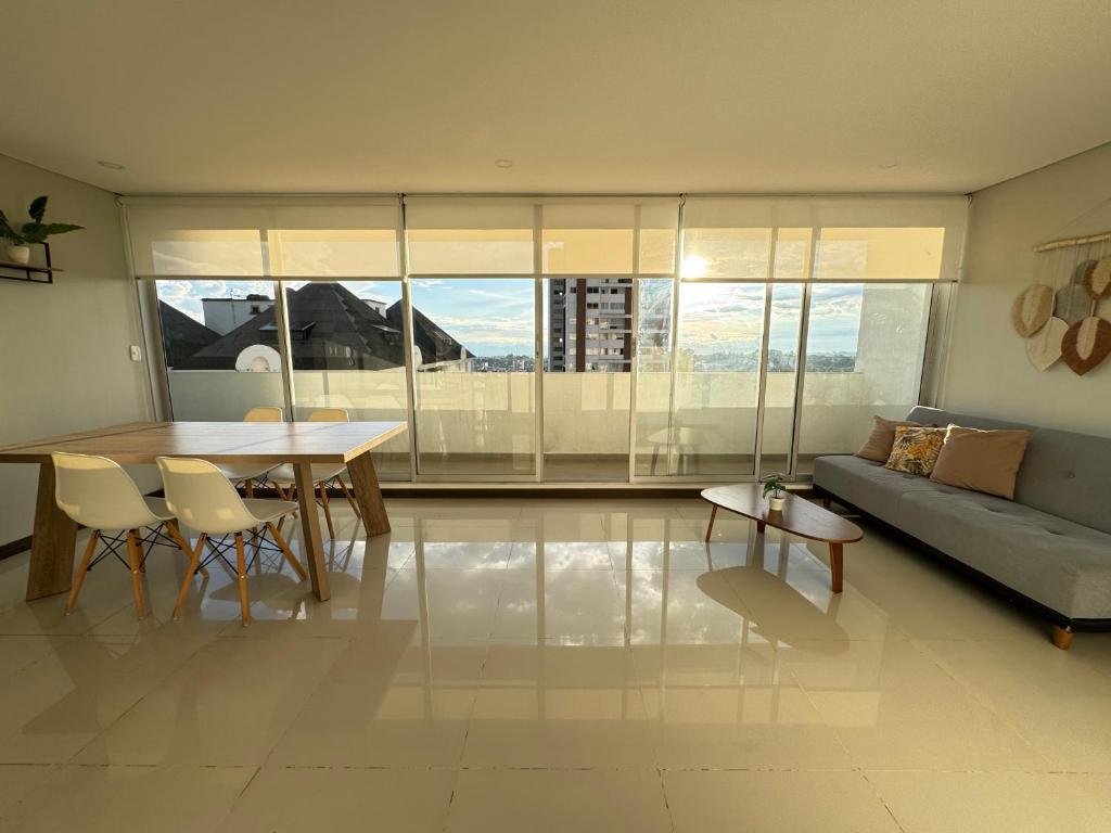 CH1204-Apartamento con linda vista en sector fundadores