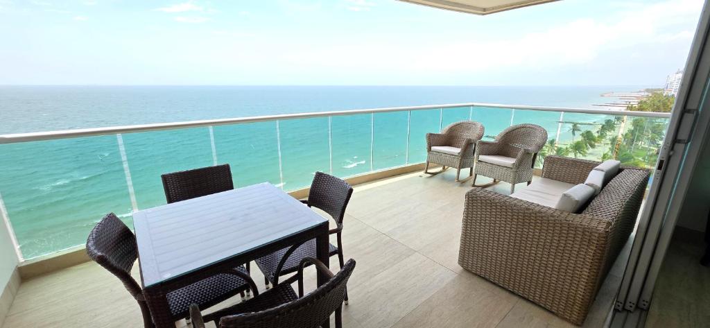 Hermoso Apartamento frente al mar, 4 habitaciones - Apto 801