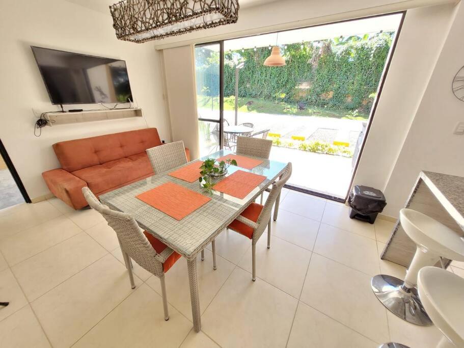 F111- Apartamento cerca al Club Campestre con piscina