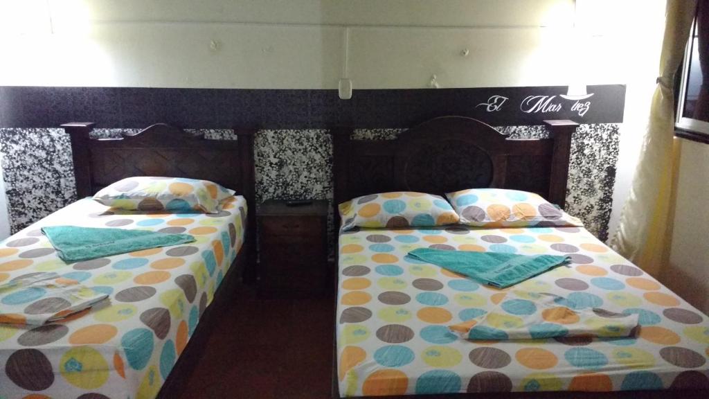 Habitación 4 personas Hostal centro San Gil