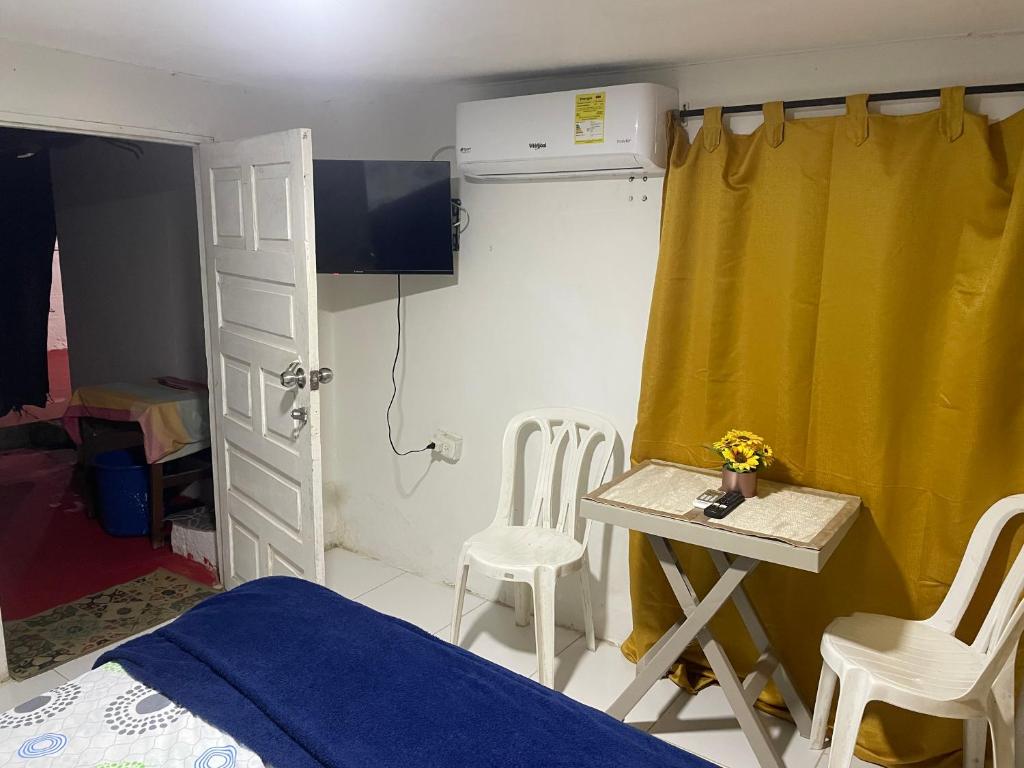 Habitación independiente cerca al mar.