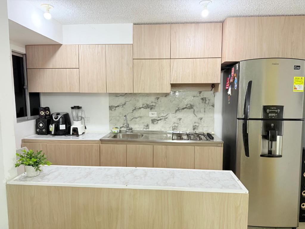 Habitación para 1 persona a 5 minutos del aeropuerto y estadio