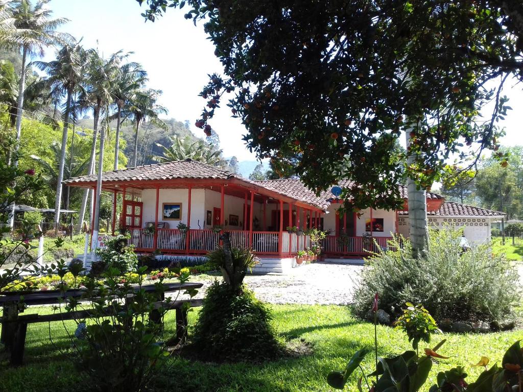 Hostal Rio Arabia - Valle De Cocora HOTEL