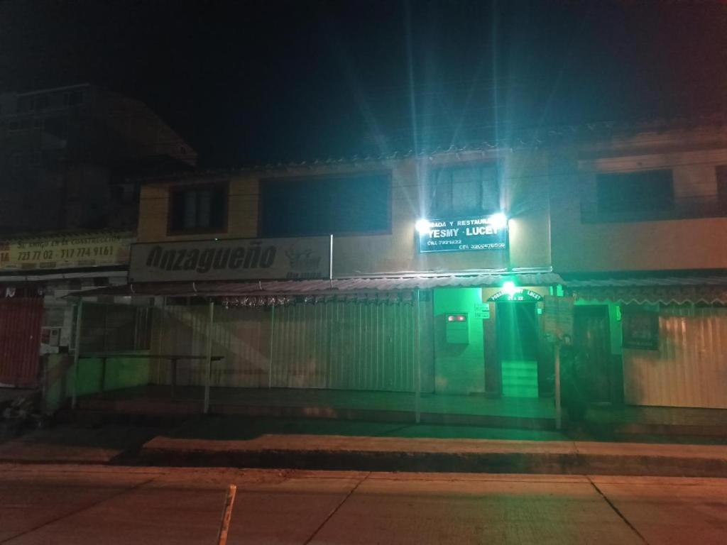 Hostal YESMY LUCEY