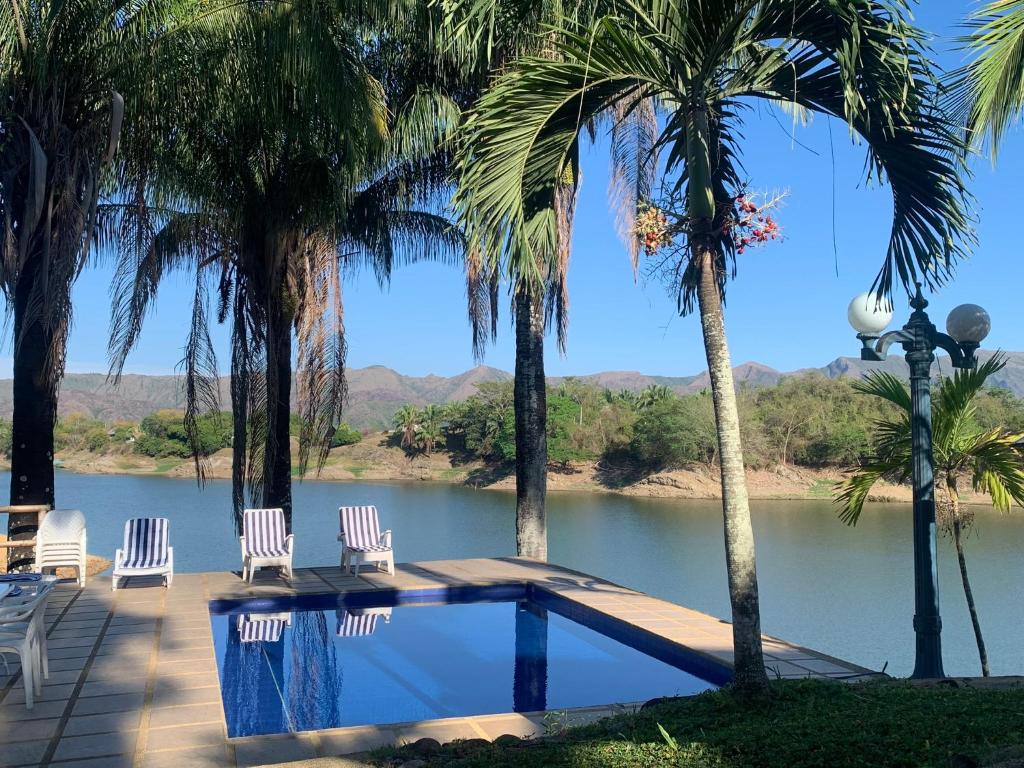 Las Palmas - Espectacular casa a borde de lago con piscina