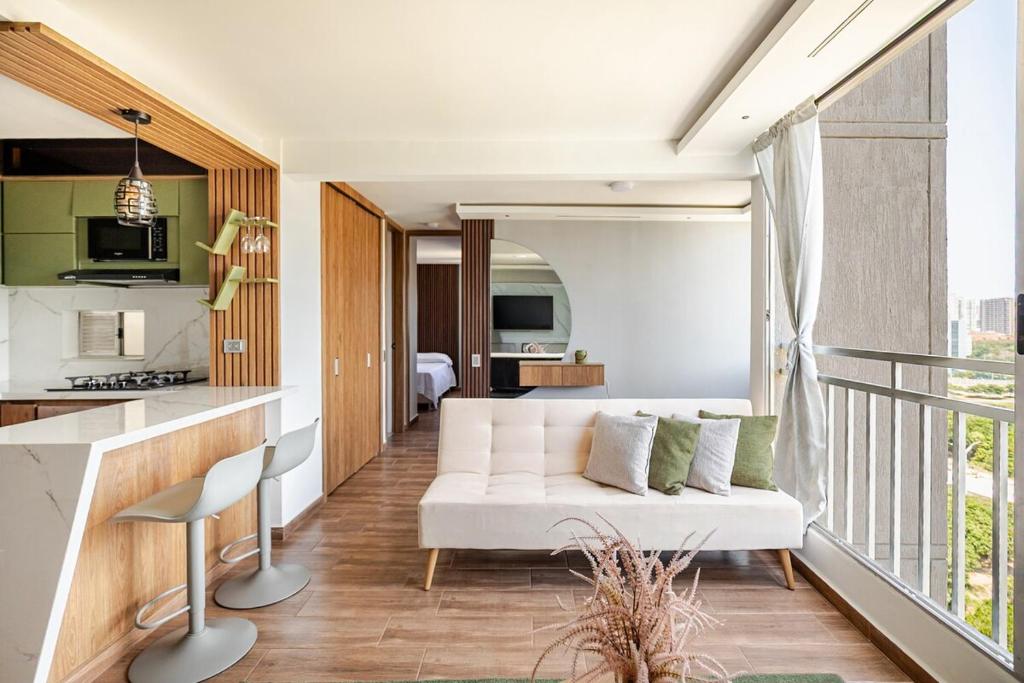 Luxury apartment in the north with city view