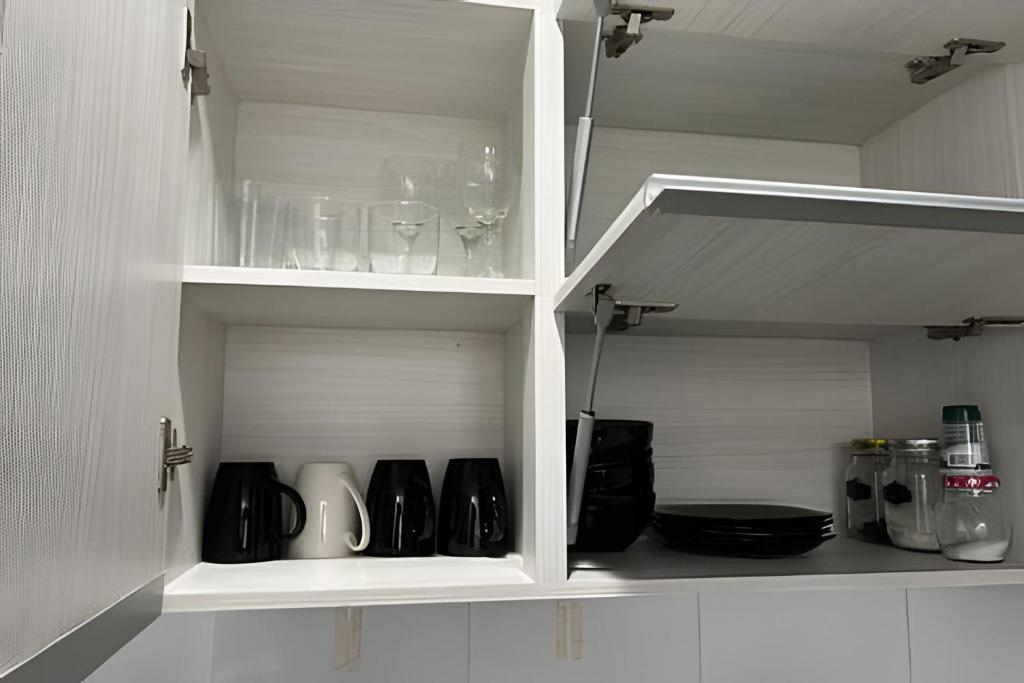 Moderno y cómodo cerca al cable