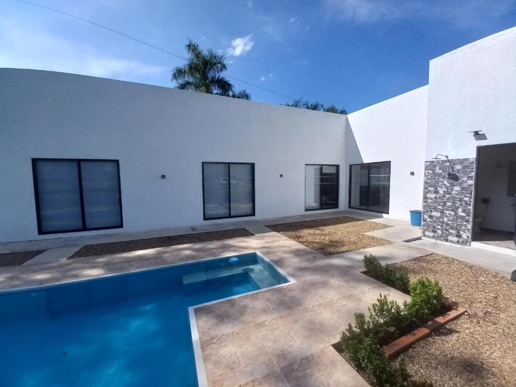 Piscina privada y mucha tranquilidad.