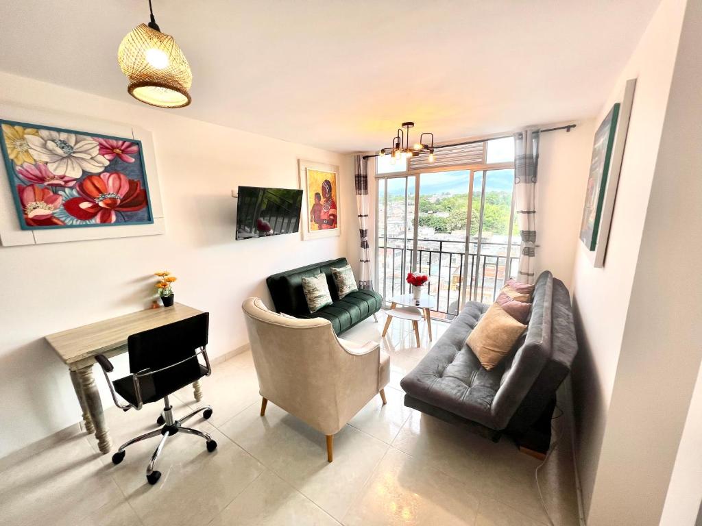 HERMOSO APTO CON VISTA a LAS MONTAÑAS DEL QUINDÍO CERCA de TODO